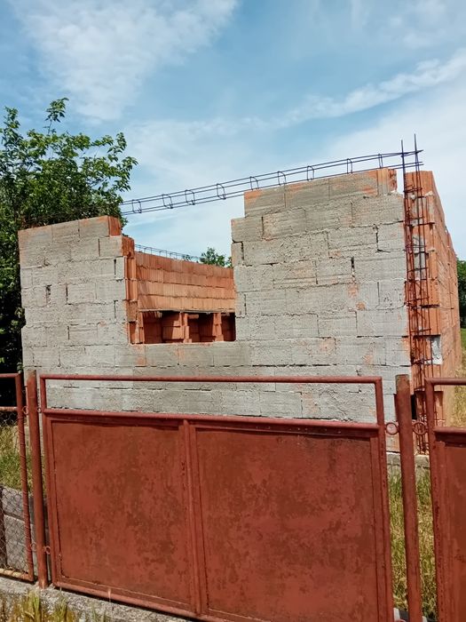 Vând casă ân Galșa județu arad cu prețu de 30 000