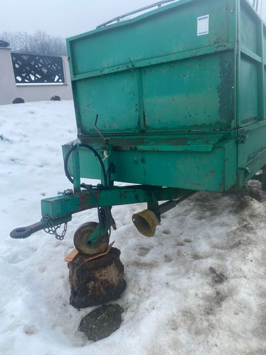 Vând remorca capacitate 2 t basculabila 3900 eur