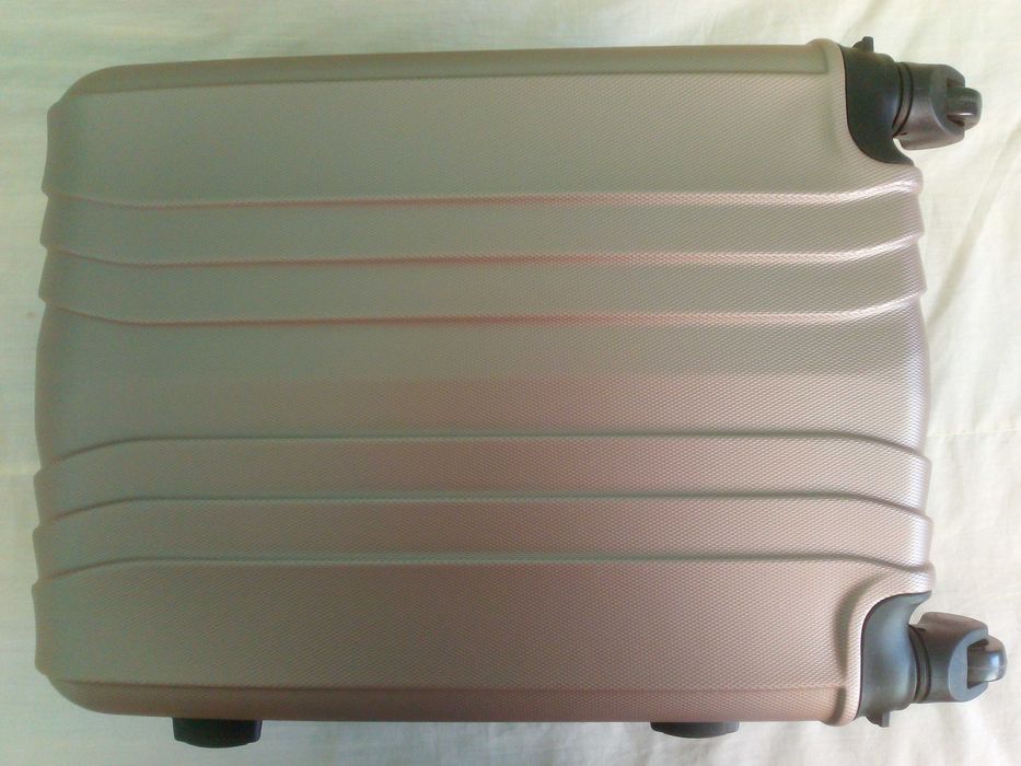 Куфар карбон за самолет