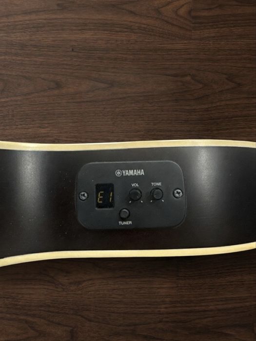 Китара Yamaha APXT2 Natural Sunburst – Електро-акустична китара с калъф и аксесоари