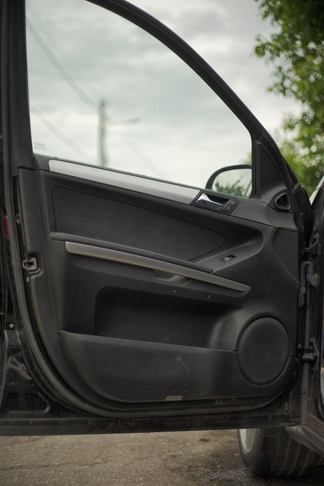 Usa stanga dreapta fata spate Mercedes ML W164 negru capota aripa bara