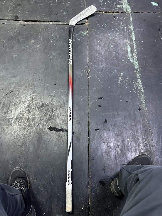 Продам клюшки хоккейные