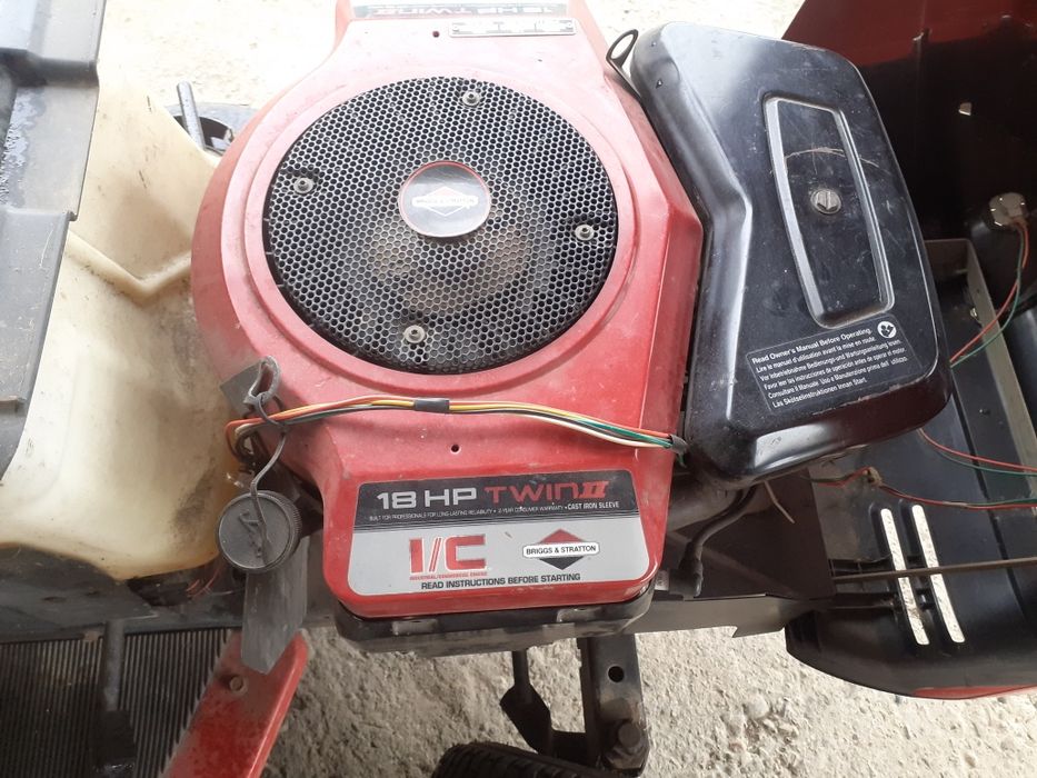 Vand tractoras gazon 18 cp