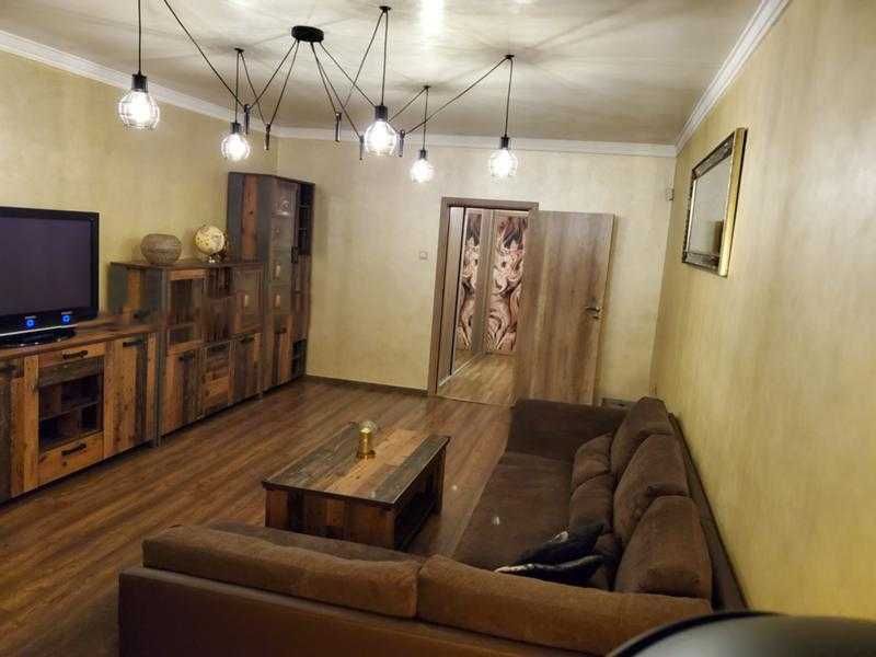 Дава се под наем Тристаен апартамент в София, Оборище - 100 кв.м за 500 € - Снимка #5