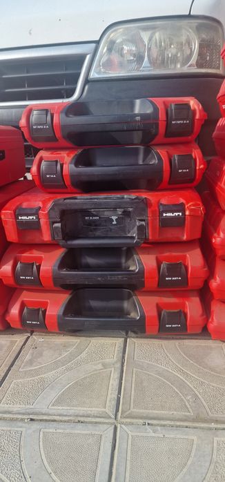 Празни куфари HILTI