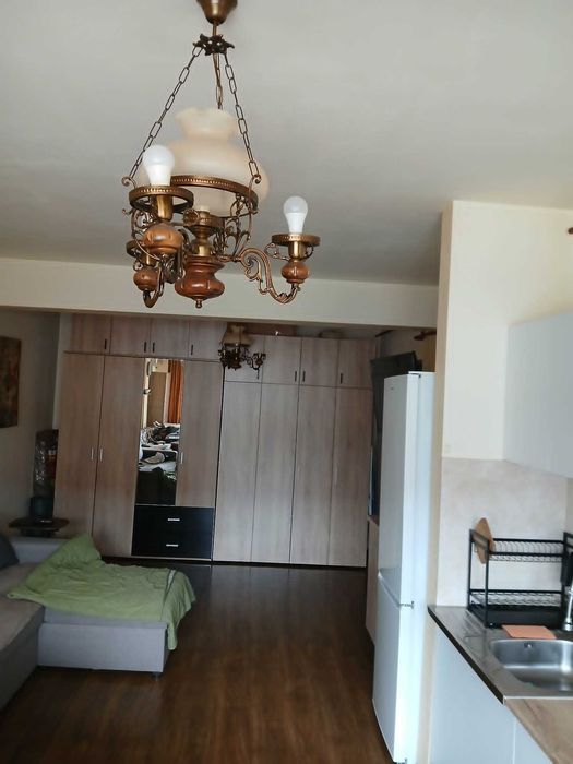 candelabru rustic din alamă și lemn