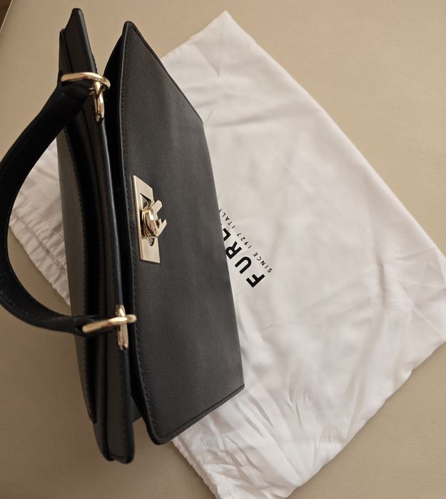 Geanta Furla, neagra din piele