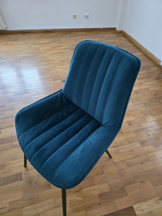 Scaune catifea verzi albastre si roz