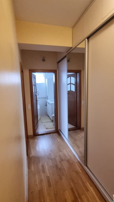 Închiriez apartament Sibiu  zona Turnisor, etaj 2 , loc  de parcare propriu