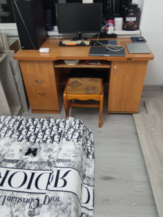 Стол письменный Б/У.