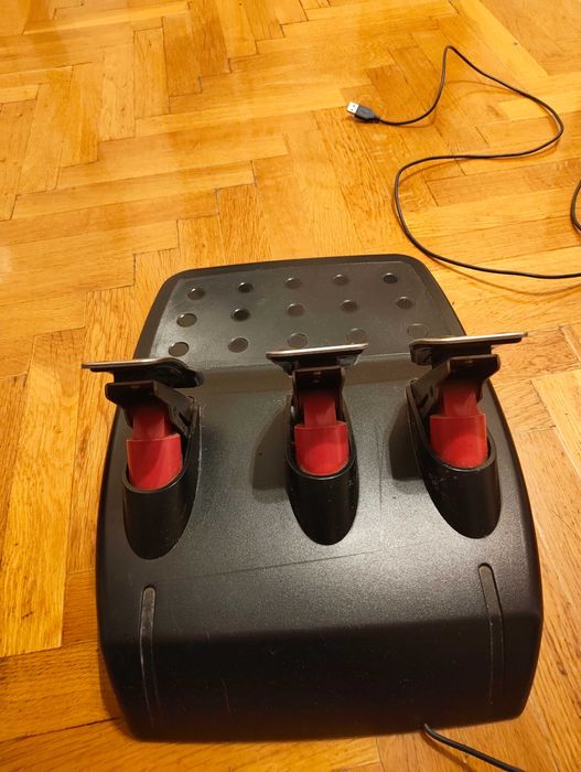 Logitech G25 Електрически волан и педали за Sim Racing