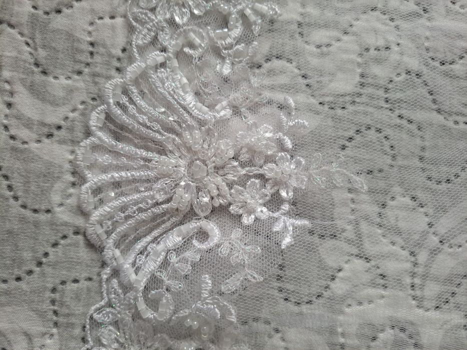 Rochie de mireasa Mirandi, cu voal si crinolina, corset reglabil