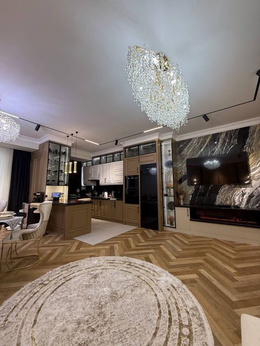 Новостройка  Эуро Хайтек 3/4/4 можно вариант