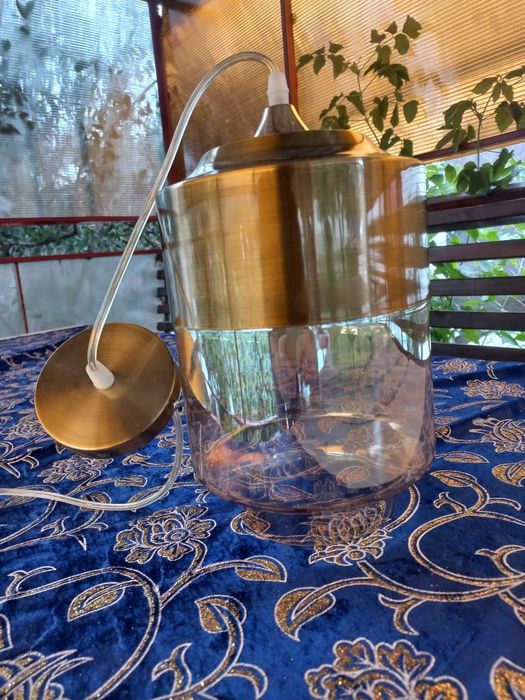 Продам люстру в спальню