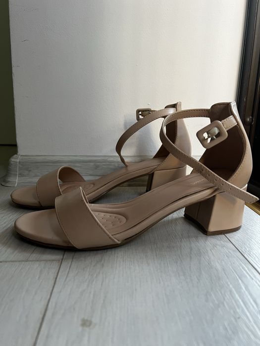 Летни ниски сандали