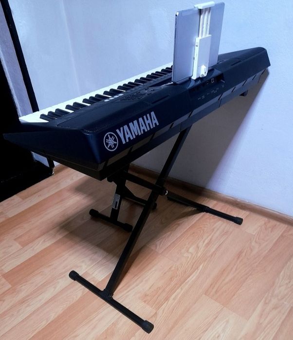 Vând sau schimb orgă Yamaha psr e 463 ful style românești  toate genurile