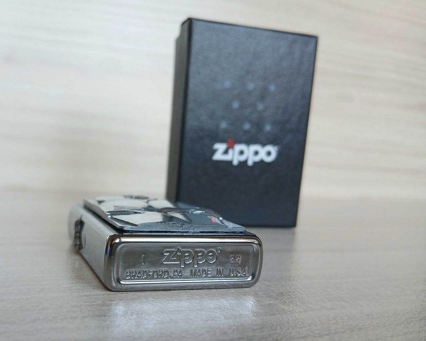 Нова Zippo запалка + подарък гориво