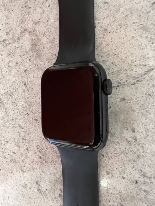Apple watch SE smartwatch