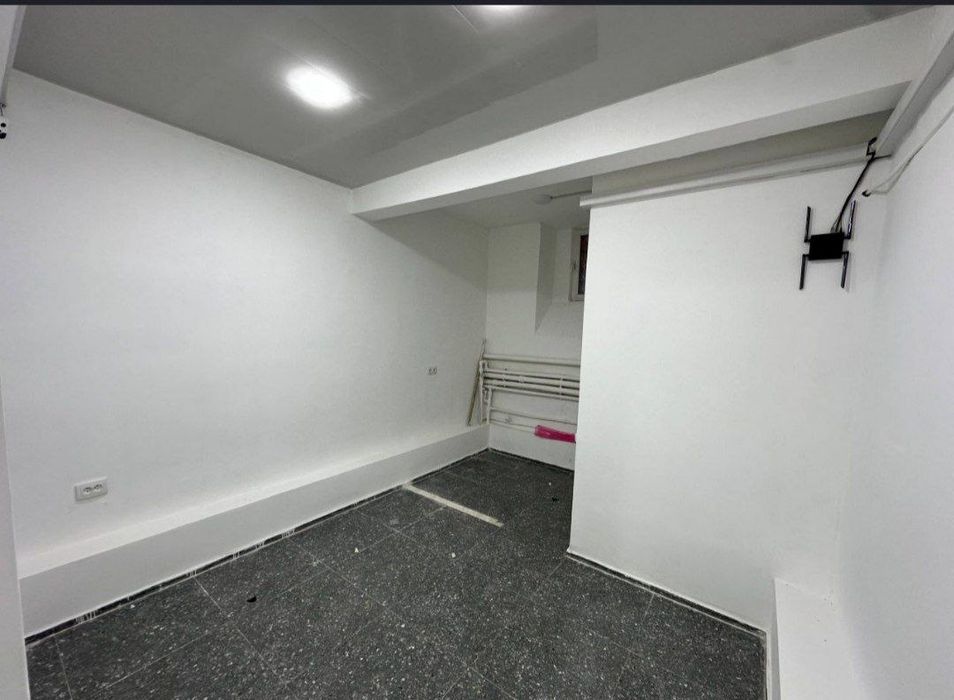 Офис,Вдоль Дороги,Шота Руставели, 55м2 Подвальное