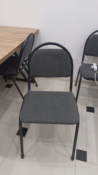 стулья синие 10 штук по 5500, серые 10 штук по 7000