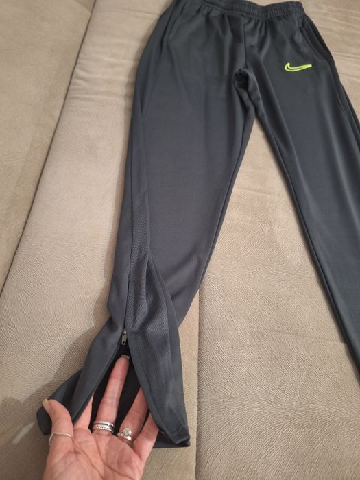 Nike pantaloni trening băieți 158-170 cm