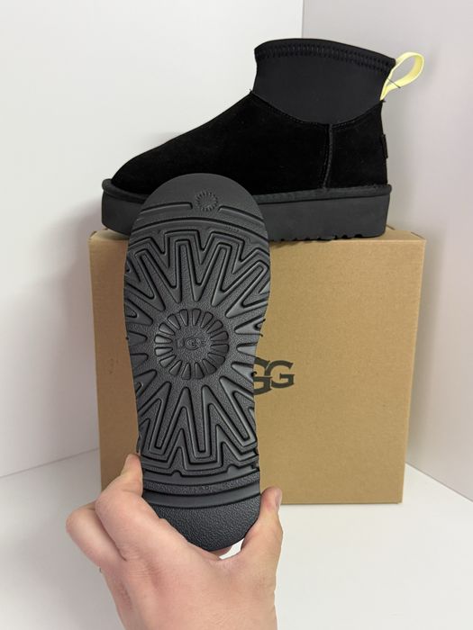 UGG Negru marimea 36