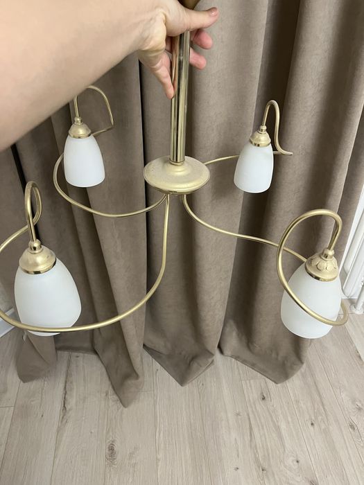 Продам люстра и раковину