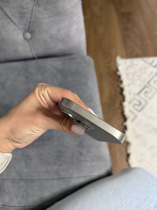 Iphone 16 pro продам