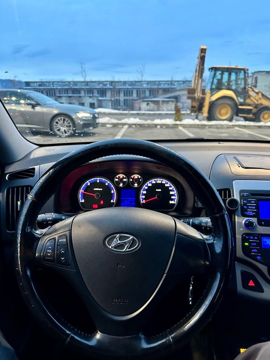 Vând Hyundai i30. 1.6 CRDI