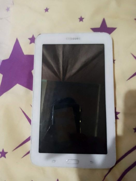 Tableta Samsung Galaxy tab3, 150 de lei funcționează perfect