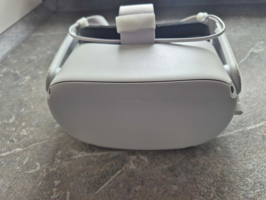 Oculus Meta Quest 2 + Husa originala + Casti Logitech VR