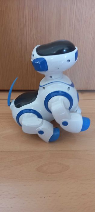 Robot Catel cu lumini si miscare