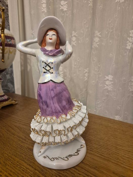 Статуэтки из Богемского фарфора