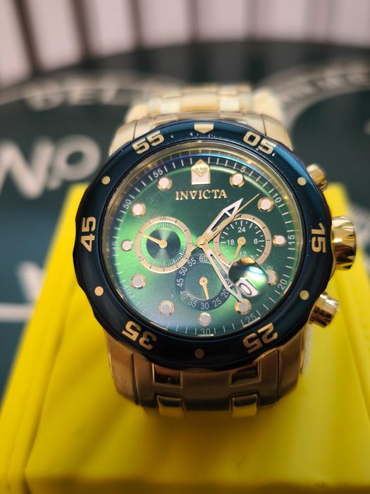 Продавам позлатен мъжки часовник INVICTA Pro Diving