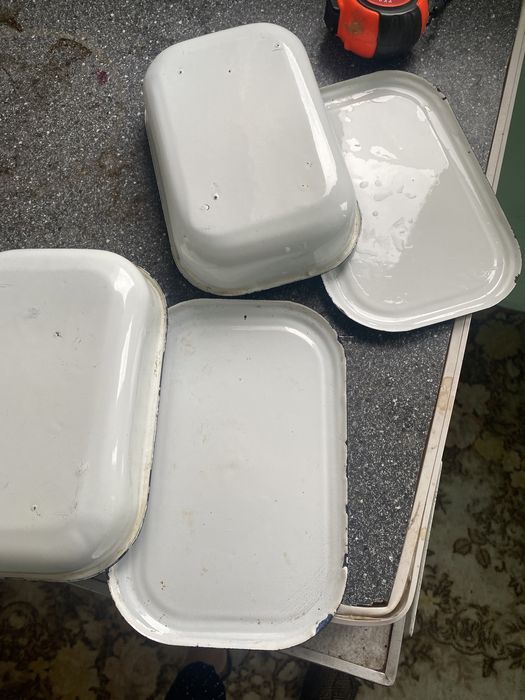 Эмалированный лоток