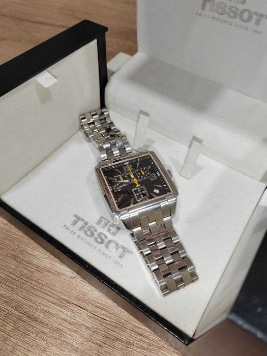 Часы Tissot, кварцевый хронограф