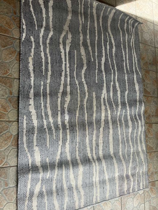 Vand Covor Gri/alb cu dungi albe 190 x 133 cm