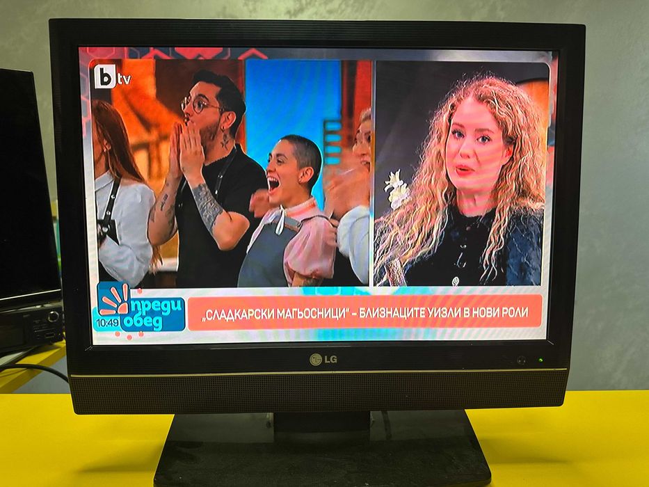 LCD TV LG 19" за части или ремонт