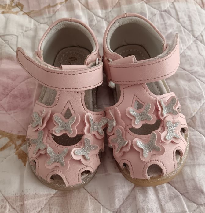 Продам сандалики детские
