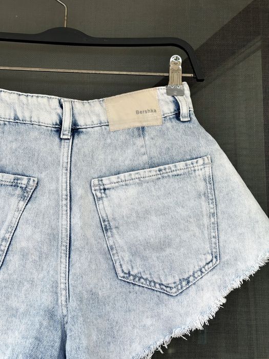 Дамски къси панталони Bershka (A-Line) - размер EUR 36 (S), Отлично състояние