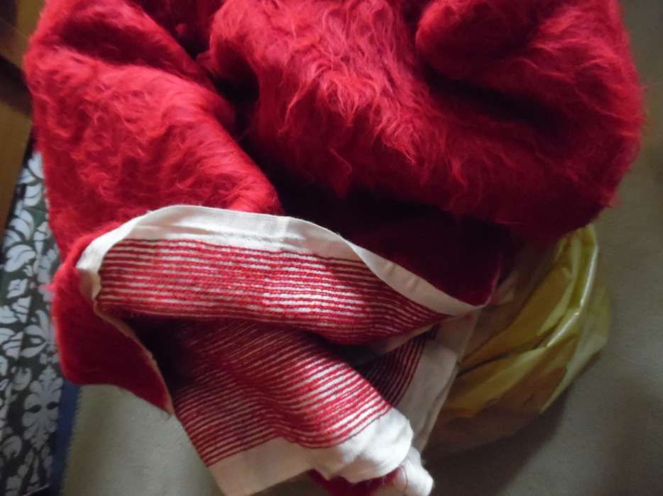 Material pentru cuvertura rosu inchis, latoasa, 580x204cm, NOU