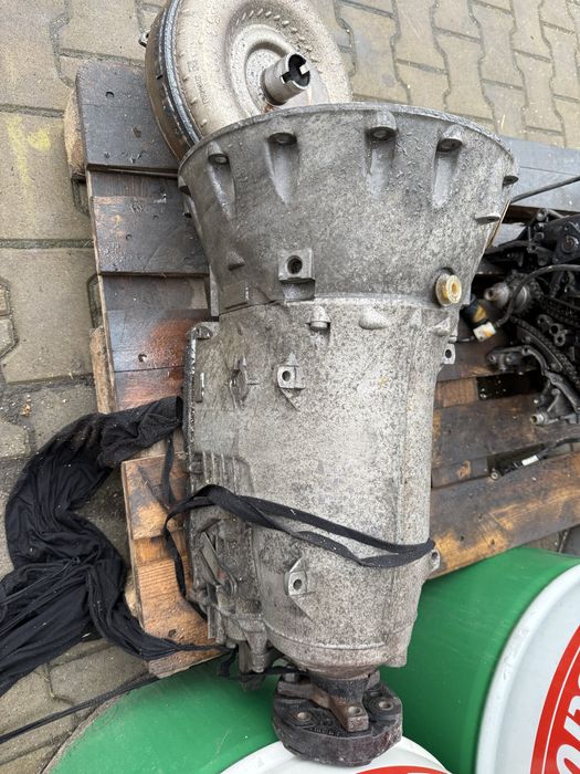 Cutie Viteze Mercedes E220 an fabricatie 2011