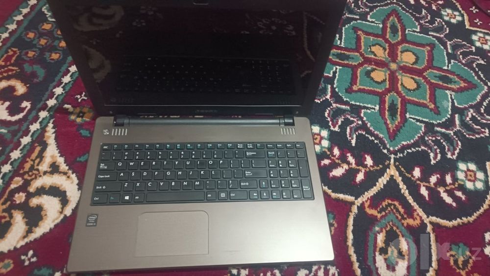 Notebook satiladi 300min