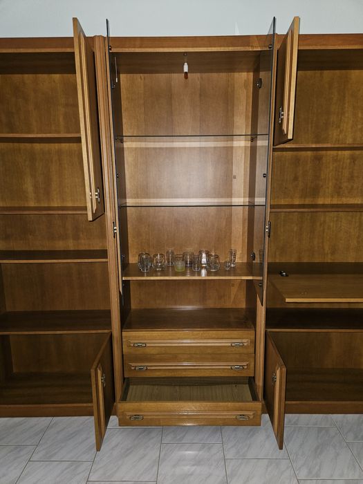 Секция от масив и естествен фурнир