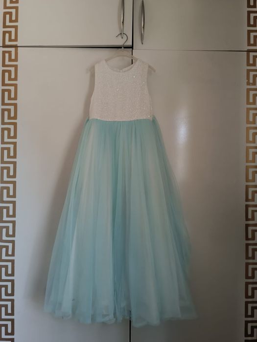 Продаются нарядные платья для девочек