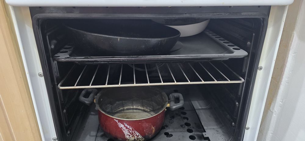 Продам Газплиту 4х конфорок