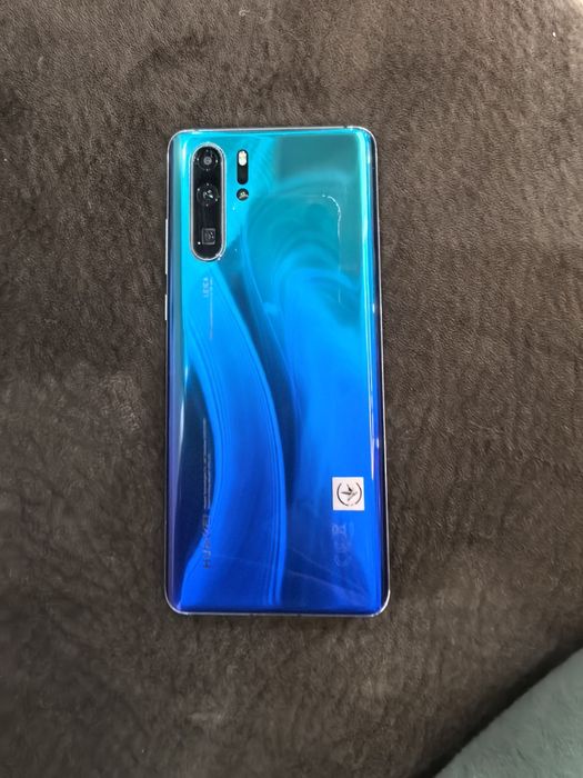 Продавам huawei p30 pro