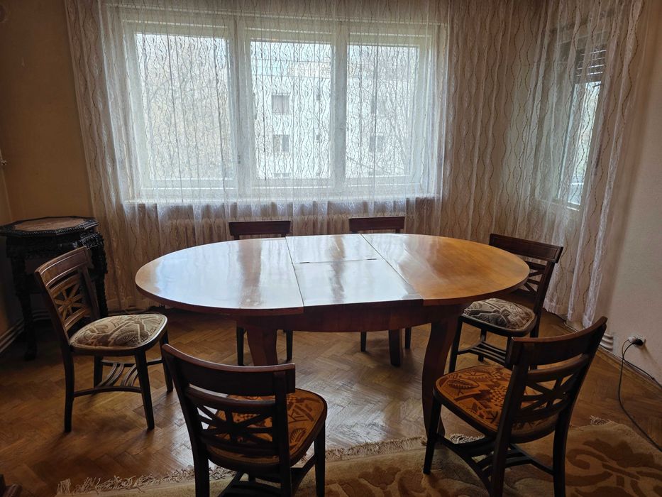 Set Sufragerie de Lux (Anii '50): Masă Extensibilă + 6 Scaune Tapițate – Stare Impecabilă