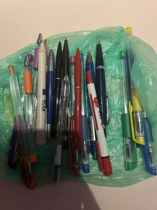 20 pixuri si carioci, toate la 20 lei