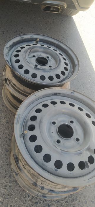 Nissan R15 диск и калпаки